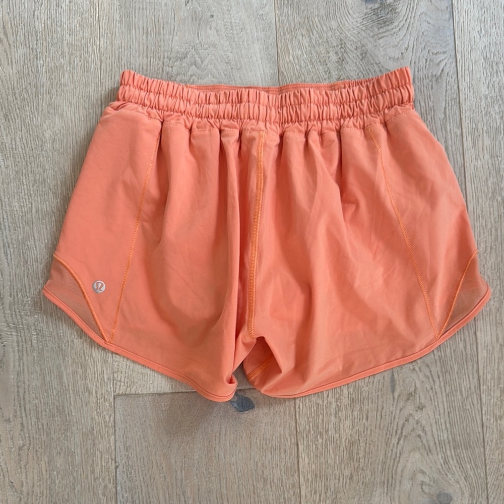 Lululemon athletica Women's Hotty Hot Shorts size 6